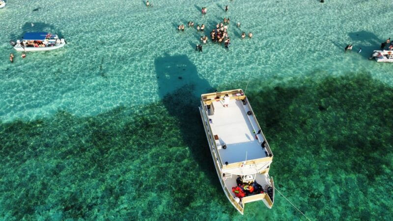 premium-snacks-catamaran-and-open-bar
