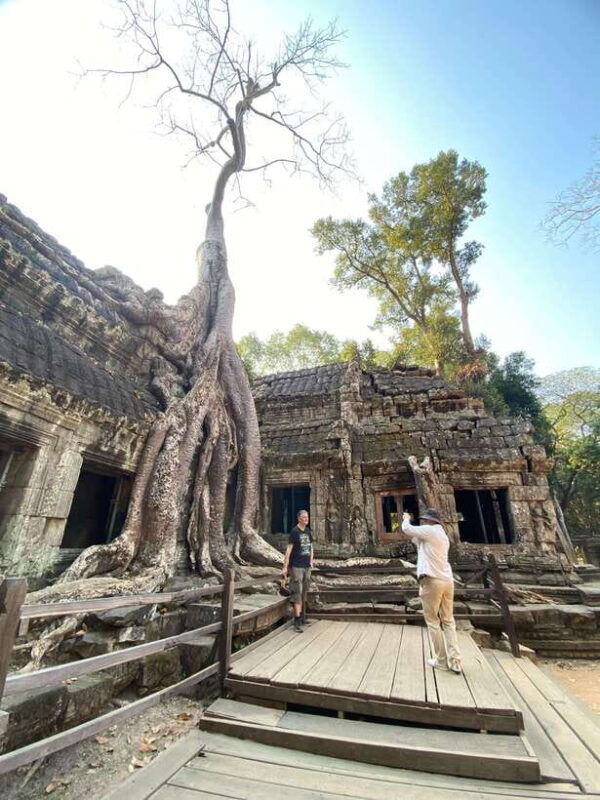 private-angkor-temples-with-spanish-guide