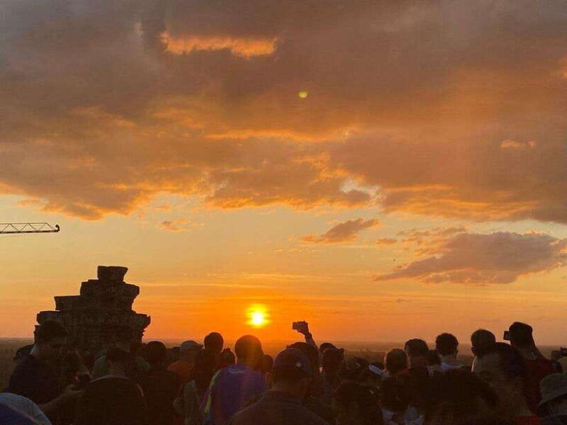 private-angkor-wat-sunset-tour-with-lunch-and-snack-included