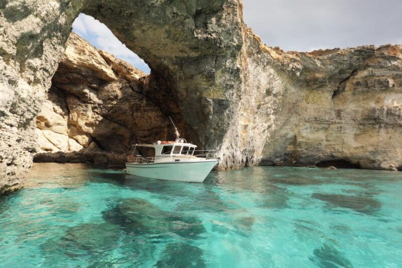 private-boat-tripscomino-blue-lagoon-crystal-lagoon-gozo