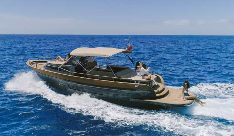 private-luxury-boat-tour-to-capri-and-positano-from-naples