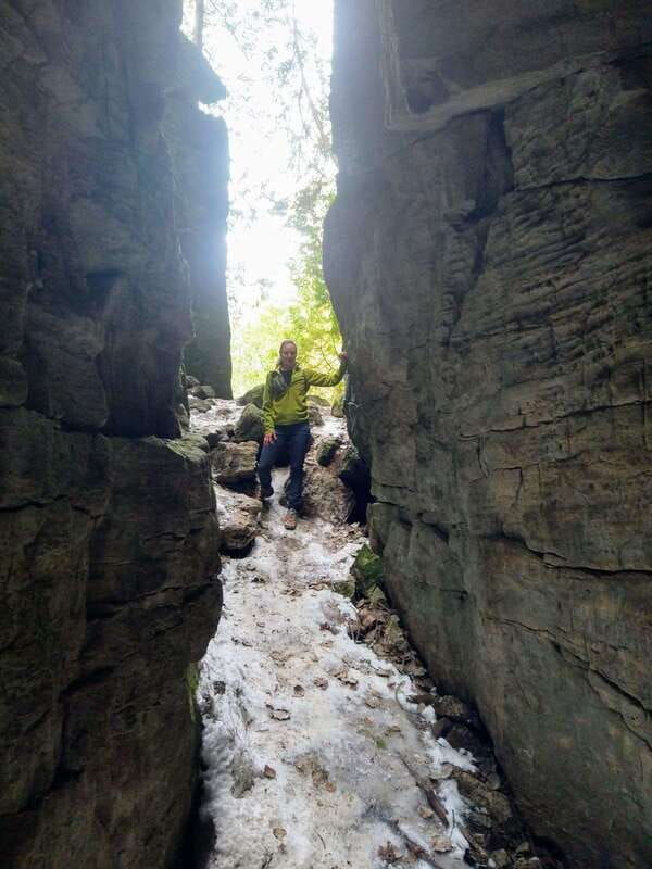 private-metcalfe-duncan-caves-hike-collingwood-blue-mountain