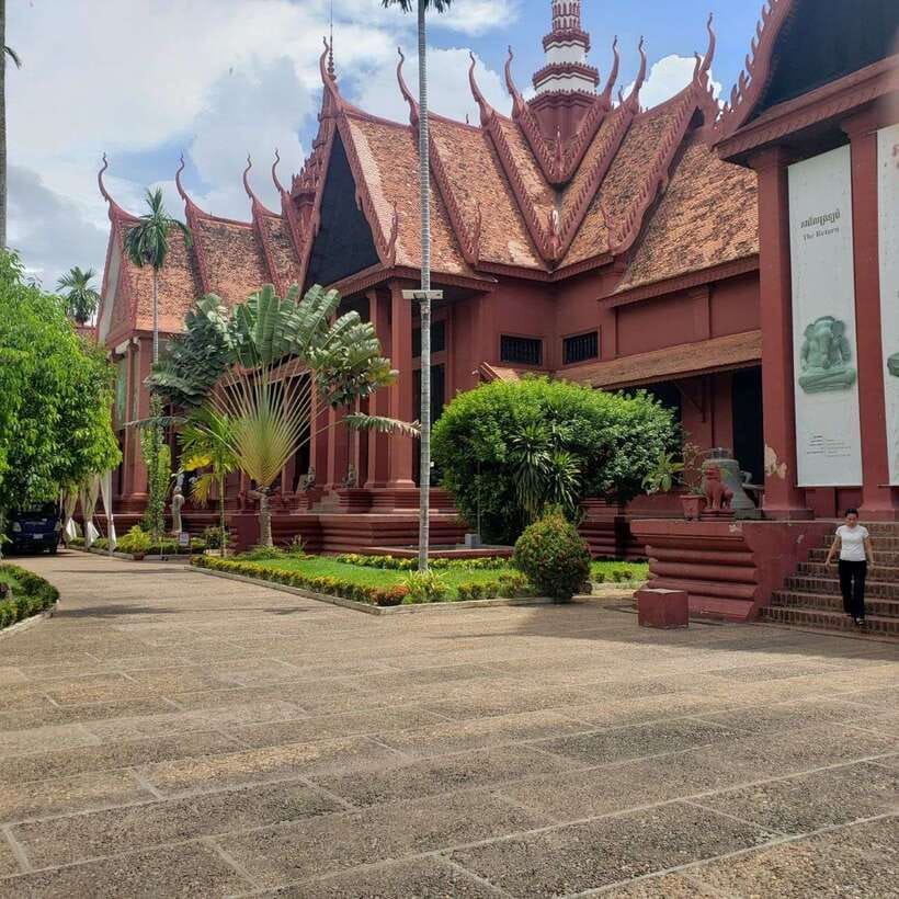 private-one-day-tour-in-phnom-penh