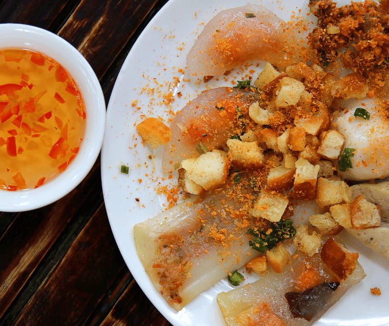 private-tour-5-6-food-tastings-at-buon-ma-thuot-market