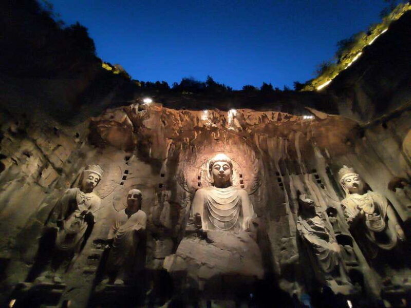 private-tour-longmen-grottoes-shaolin-temple-kungfu-show