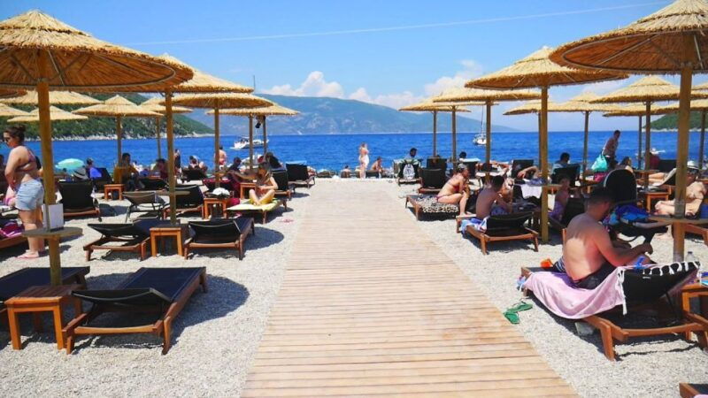 private-tour-melissani-drogarati-antisamos-swim-stop