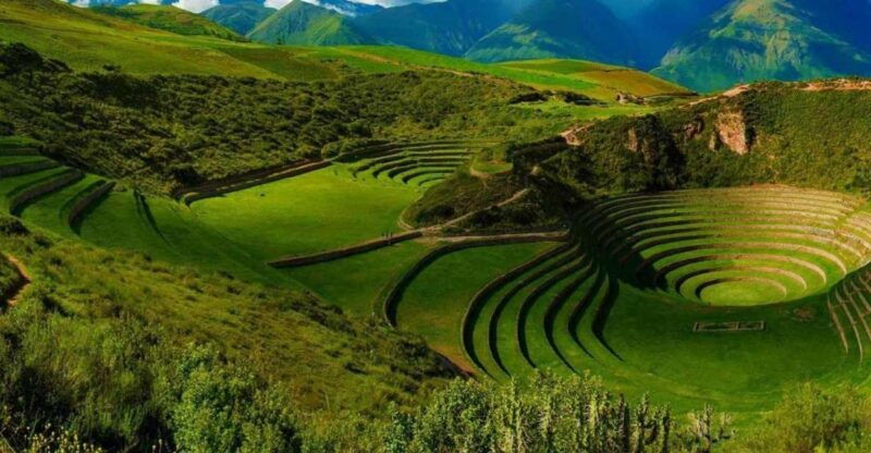 private-tour-sacred-valley-maras-and-machu-picchu-2-days
