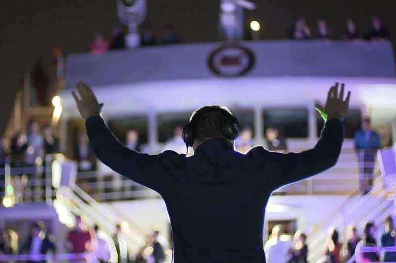 quebec-city-evening-cocktail-cruise-with-live-dj