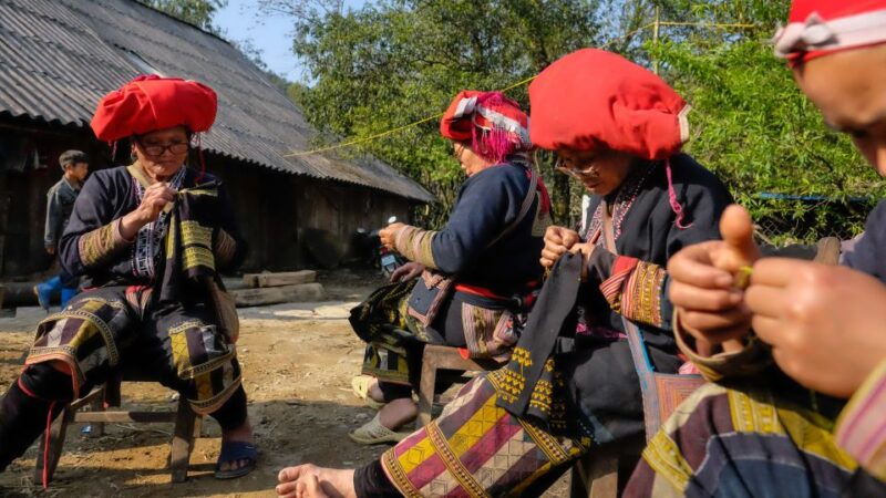 red-dao-village-trek-and-herbal-bath
