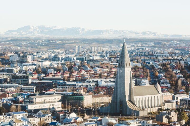 reykjavik-panoramic-helicopter-flight-with-summit-landing