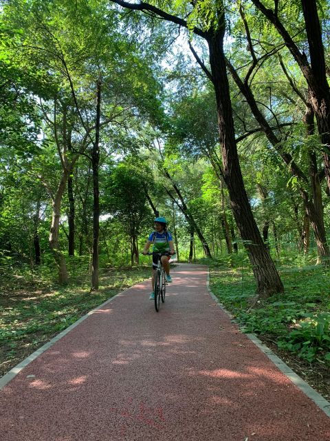 riverside-cycling-with-a-native