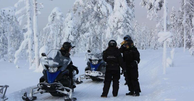 rovaniemi-husky-reindeer-farm-visit-with-snowmobile-ride