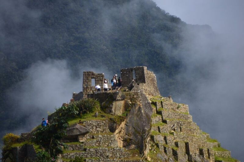 sacred-valley-machu-picchu-by-train-2-day-1-night-tour