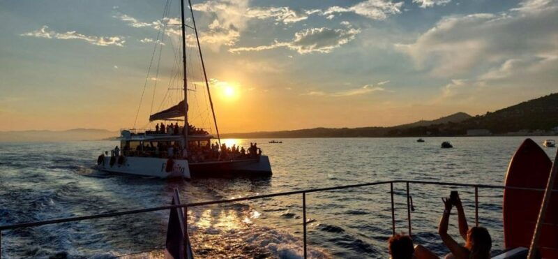 saint-raphael-sunset-cruise-cape-dramont-golden-island
