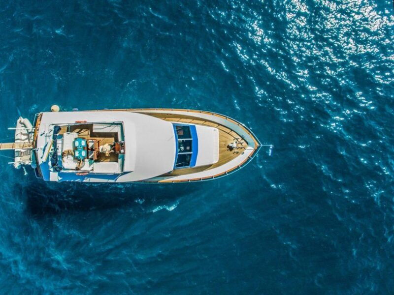santorini-motor-yacht-sunset-cruise-with-5-course-dinner-2