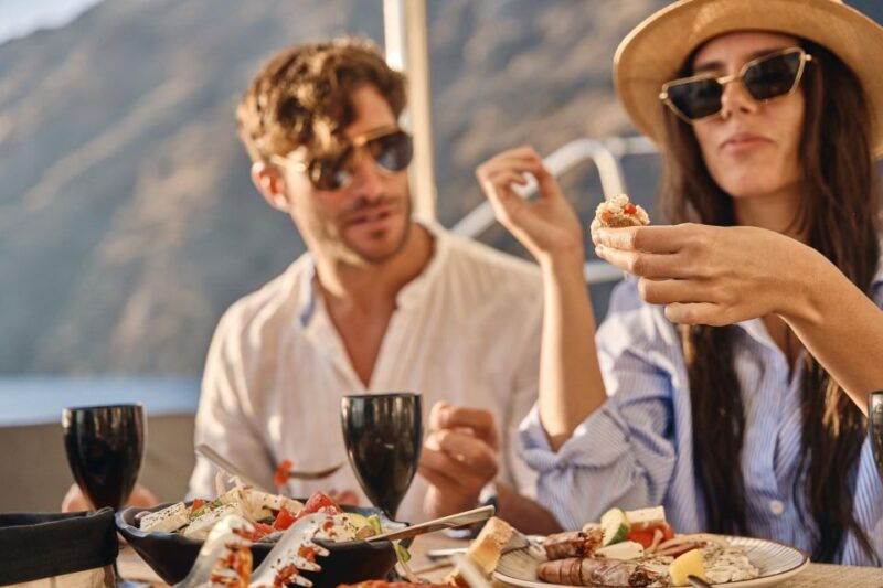 santorini-oia-all-inclusive-classic-day-catamaran-cruise