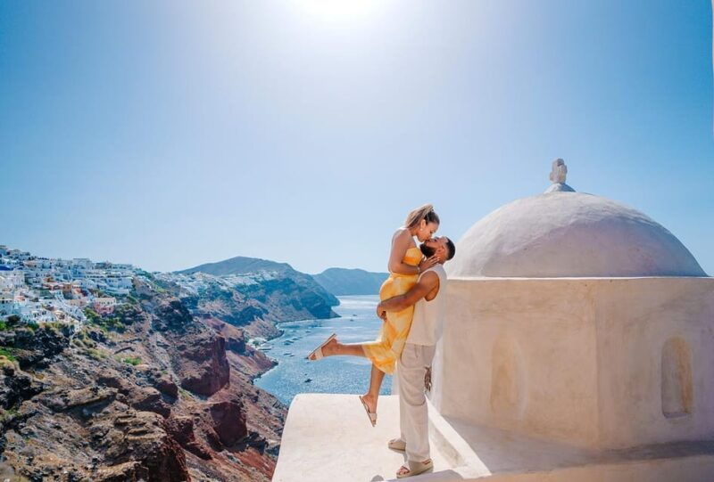 santorini-private-couple-photoshoot-with-35-edited-photos