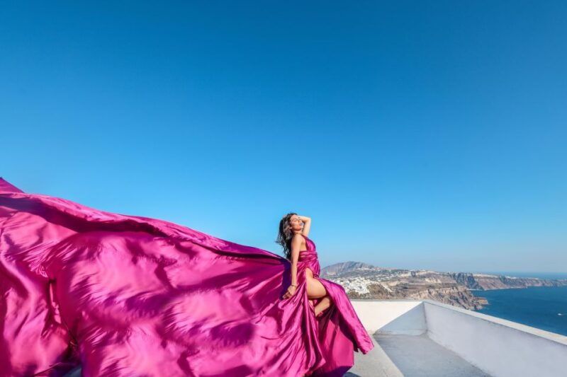 santorini-private-flying-dress-photoshoot-with-dress-rental