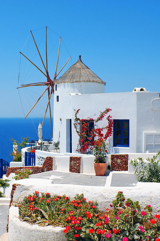 santorini-shore-trip-to-bypass-cable-car-with-boat-transfer