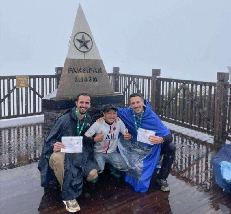 sapa-climb-up-to-fansipan-mountain-with-local-guide