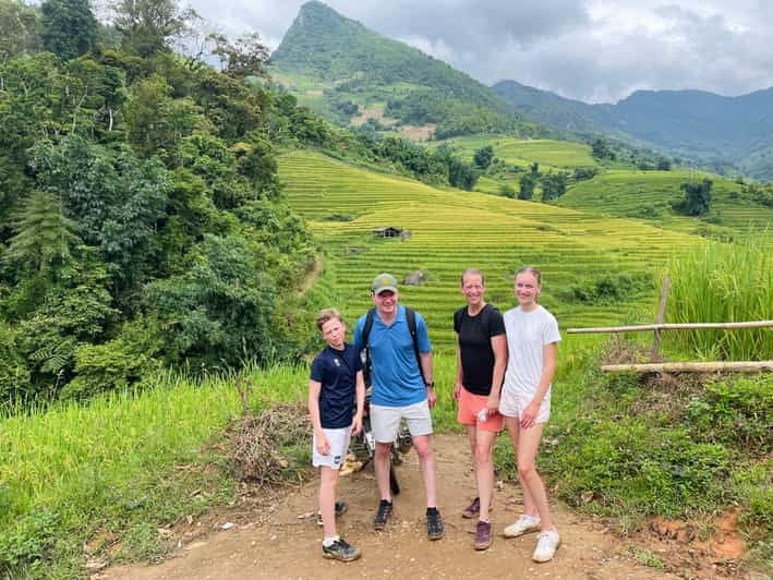sapa-trekking-through-terraced-rice-fields-valley-1-day