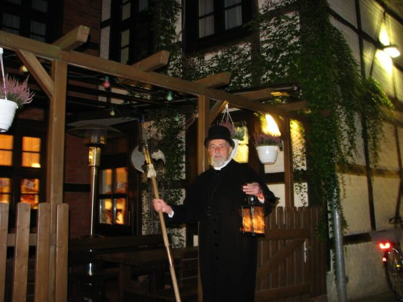schwerin-tour-with-the-night-watchman