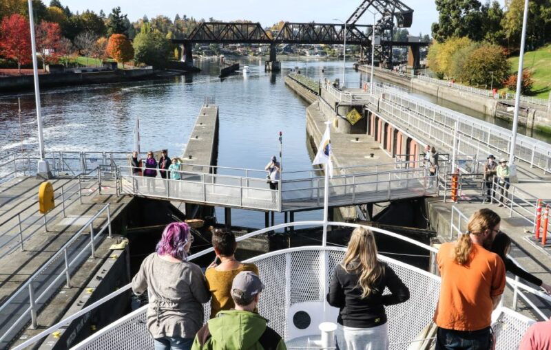 seattle-locks-cruise-with-live-narration