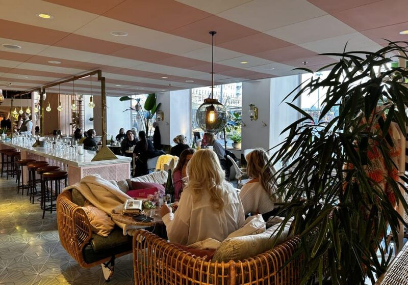 secret-walking-food-tour-stockholm-old-town