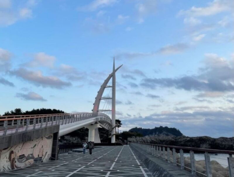 seogwipo-cityin-jeju-island-walking-tours-with-sunset