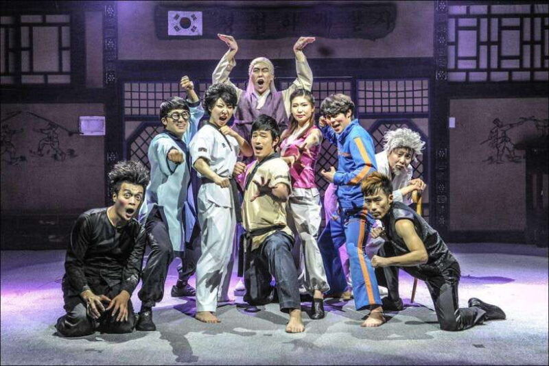 seoul-comic-martial-arts-performance-jump