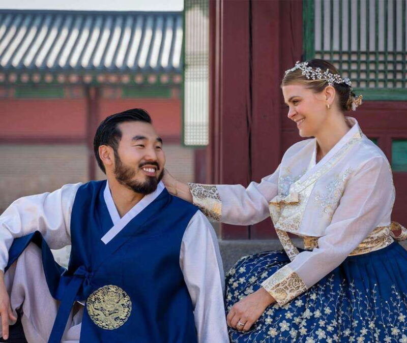 seoul-hanbok-rental-with-gyeongbokgung-palace-entry