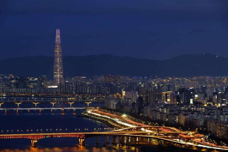seoul-scenic-sunset-hike-temple-korean-street-food-tour