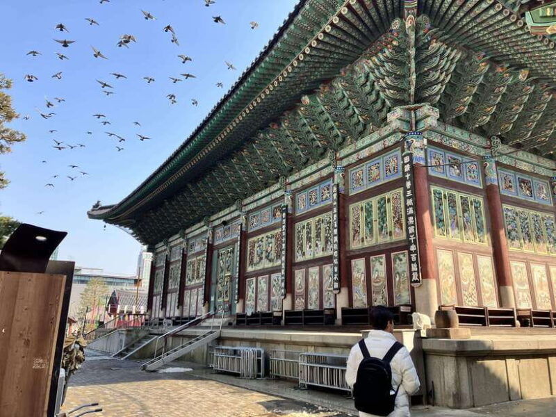 seoul-the-war-museum-jogyesa-and-tapgol-park-tour