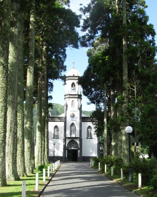 seven-citys-tour-sete-cidades-crater-lake-shore-excursion