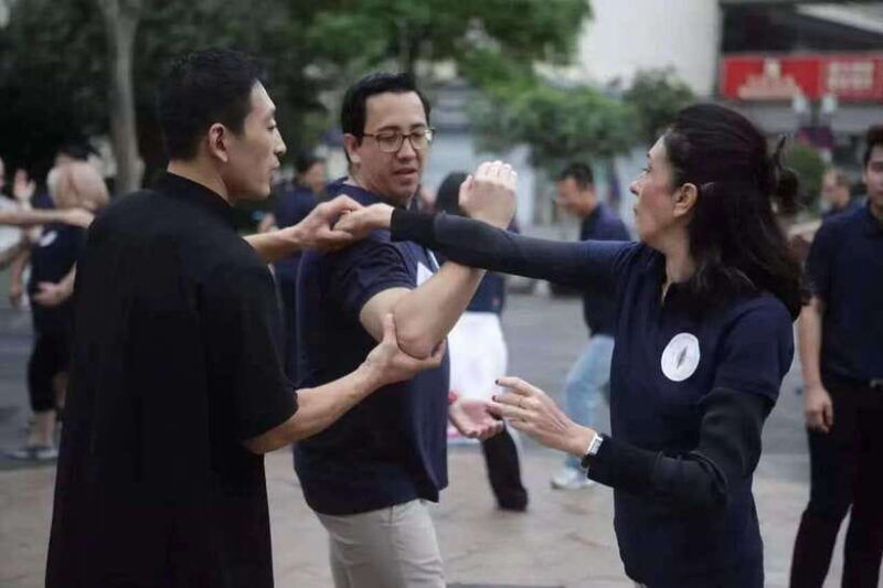 shanghaiwing-chun-kung-fu-in-shanghais-beautiful-park