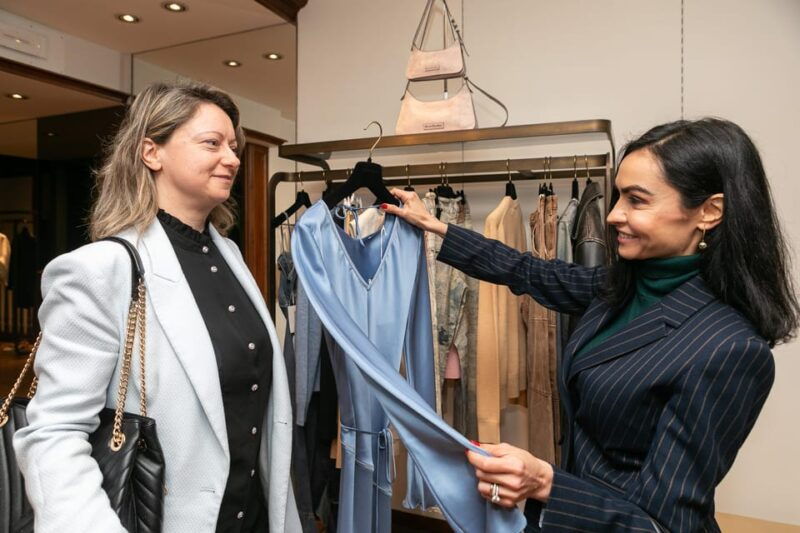 shopping-in-venice-with-a-personal-stylist