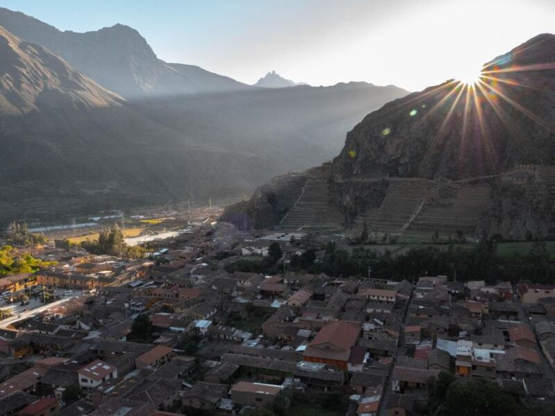 short-inca-trail-trek-to-machupicchu-premium-tour