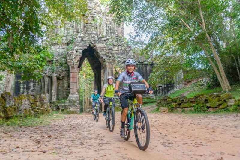 siem-reap-angkor-sunset-bike-boat-tour-w-drinks-snacks