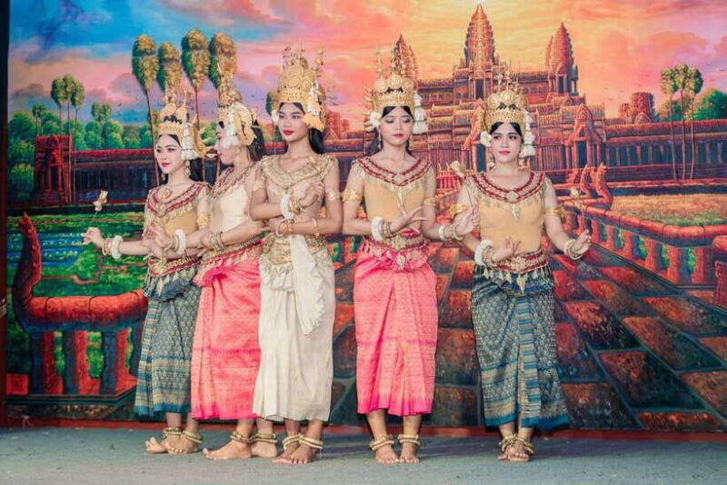 siem-reap-dinner-and-traditional-show-with-hotel-transfer
