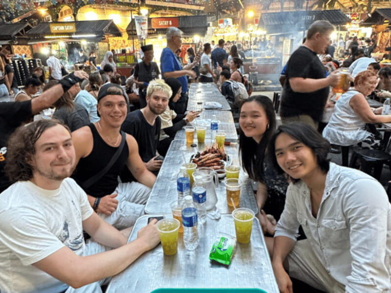 signature-urban-night-tour-sunset-street-food-in-singapore