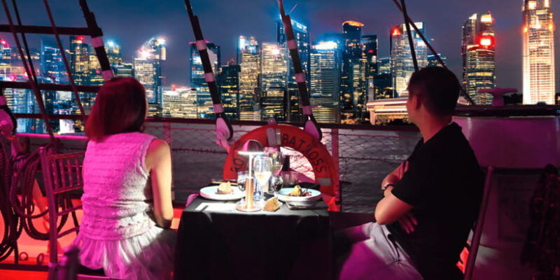 singapore-city-lights-royal-albatross-dinner-cruise