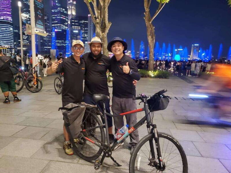 singapore-marina-bay-night-tour-by-bicycle