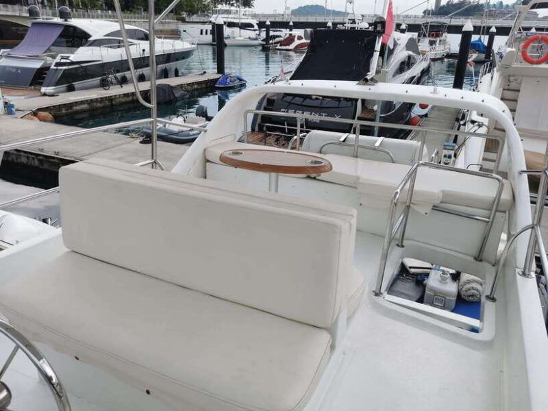 singapore-private-yacht-cruise-st-johns-island-waveshark2
