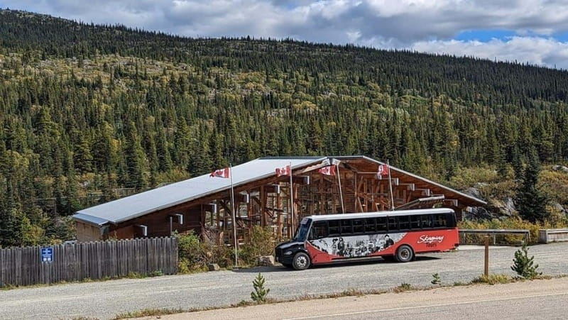 skagway-klondike-highway-yukon-bus-tour-with-husky-kennel-2