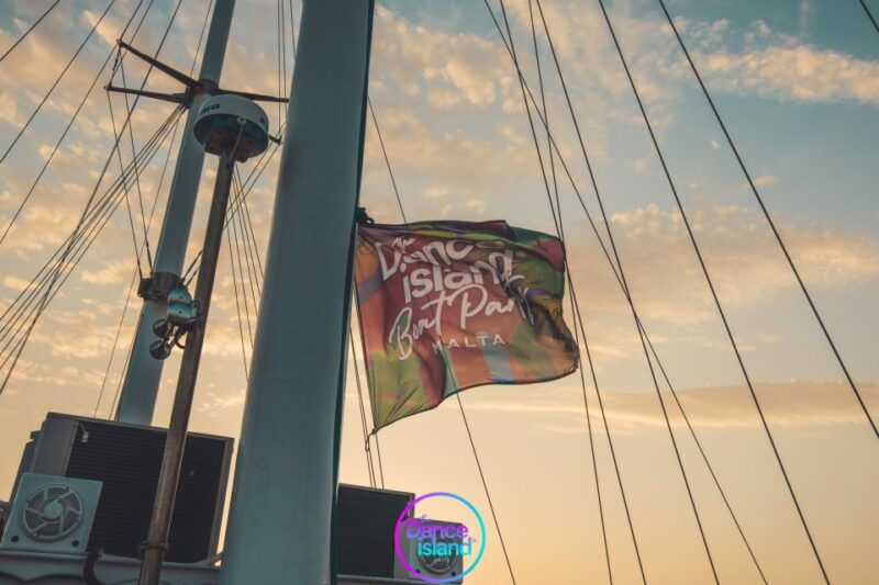 sliema-sailboat-party-with-an-open-bar-food-and-swimming