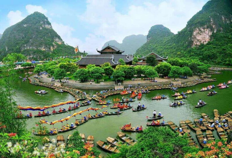 small-group-tour-2d1n-from-hanoi-to-ninh-binh-trang-an