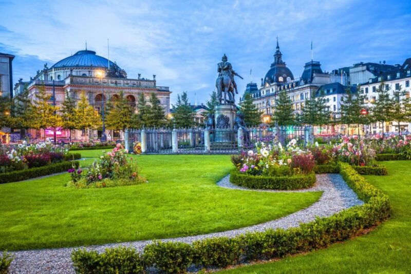snaps-bars-and-nightlife-tour-in-copenhagen-nyhavn