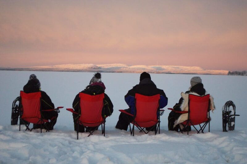 snowshoe-experience-with-traditional-beverages-in-lapland
