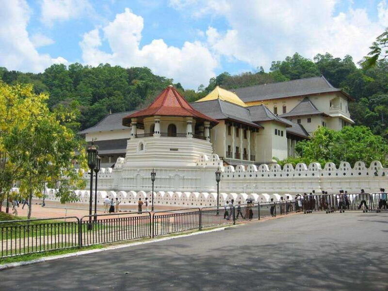 sri-lanka-4-day-kandy-nuwara-eliya-tea-hill-country-tour