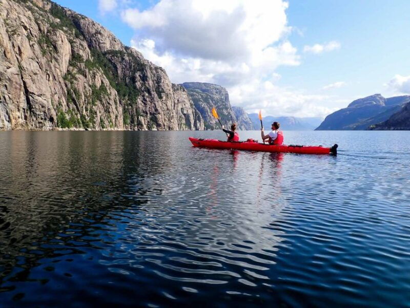 stavanger-lysefjord-kayak-safari-waterfalls-pulpit-rock